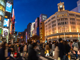 休日にわざわざデパートや専門店にスーツを買いに行くのが面倒な方