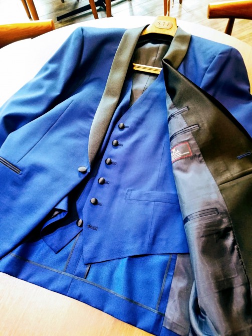 タキシード_20200327_104430