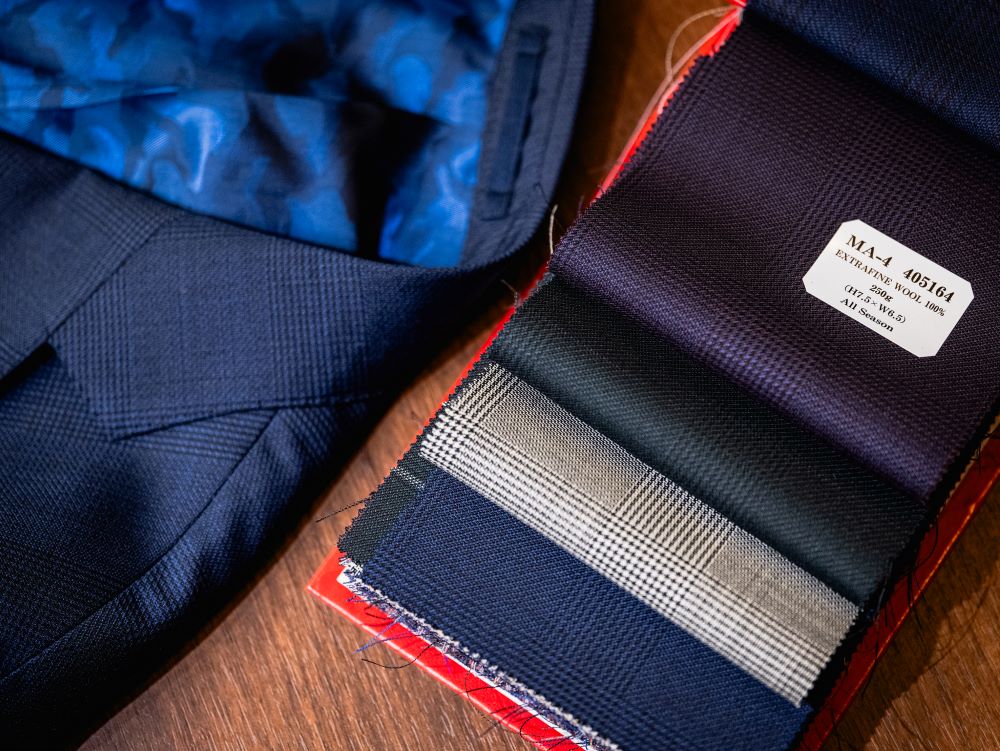 マオカラースーツチェック柄