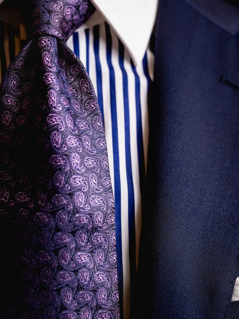 DORMEUIL ネイビー ネクタイ 横浜テーラーナガサカドーメルのネクタイ×レダのスーツで極上の